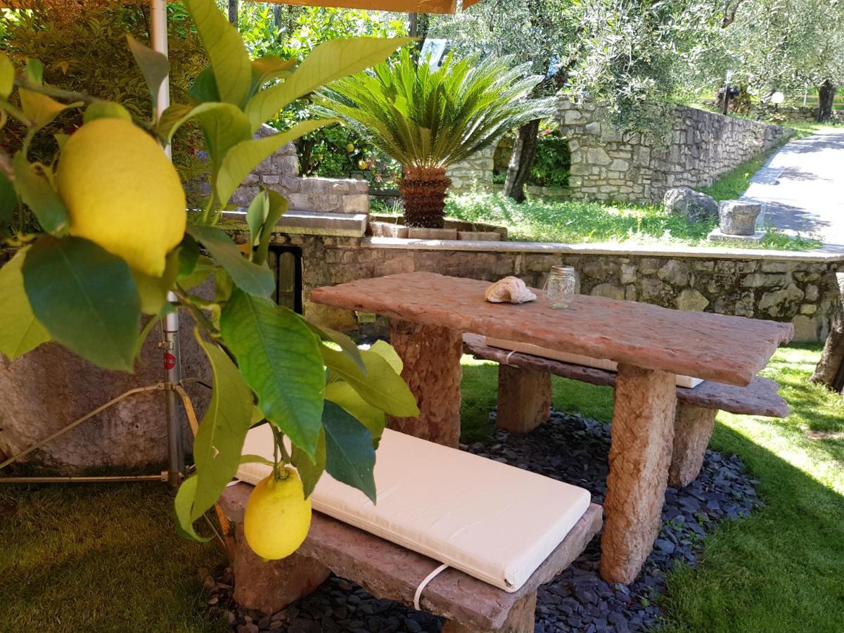 Guesthouse "Villa Tamas" Limone sul Garda Exterior foto